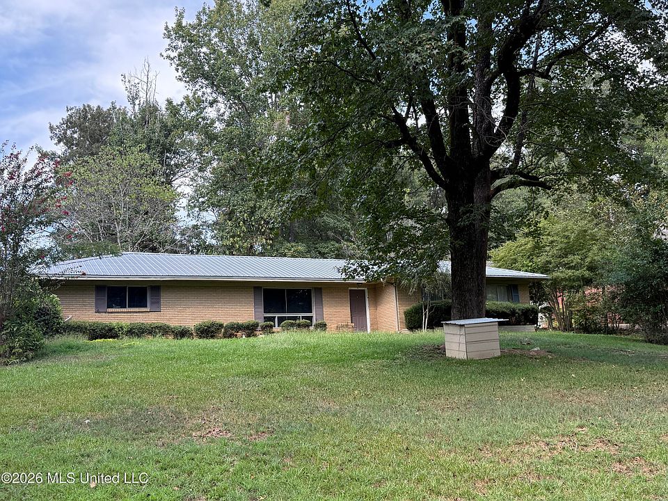 1st image of 130 Rochelle Dr