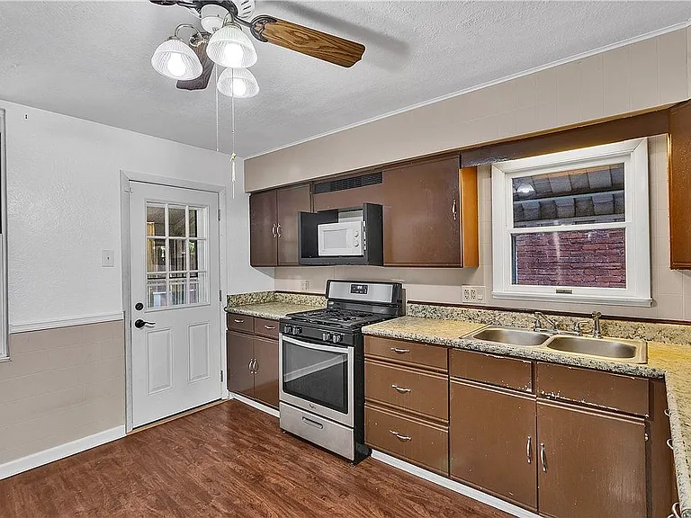 204 Johnston Ave — Photo 18