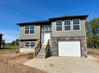 105 E Carman Rd, El Dorado Springs, MO 64744