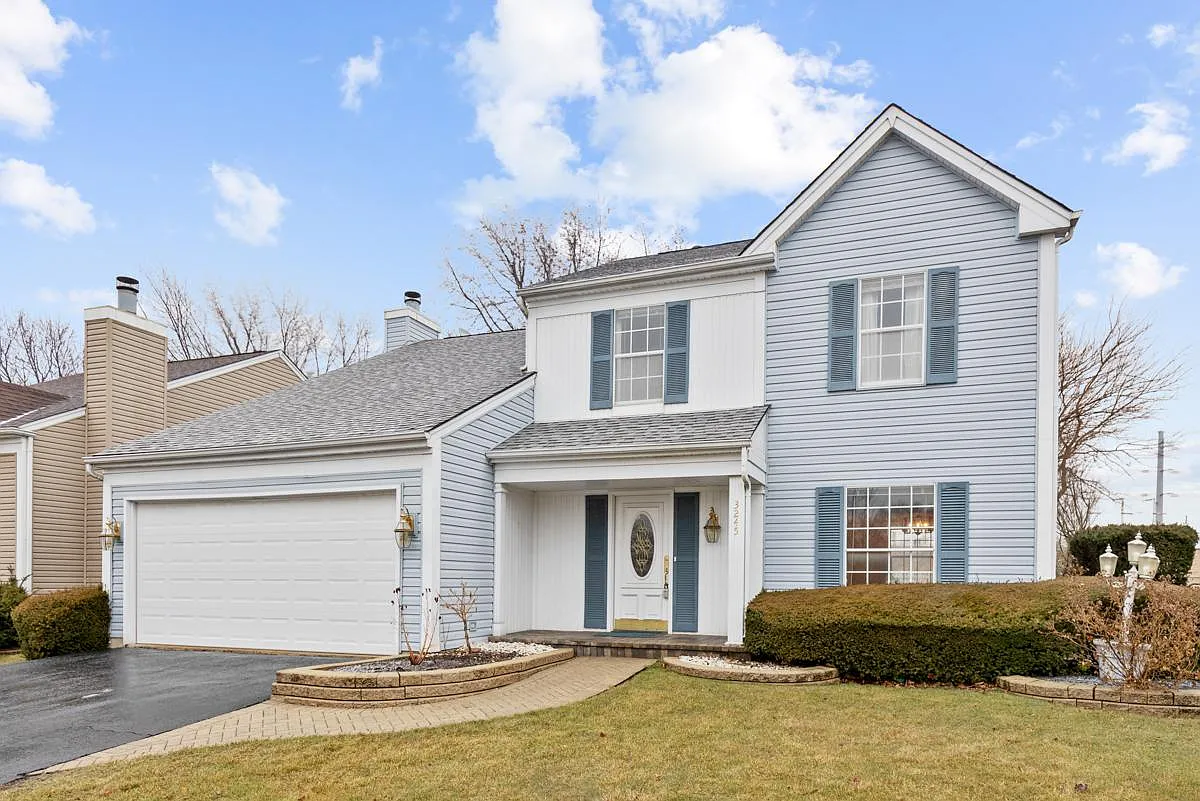 3245 Gresham Ln E photo 1
