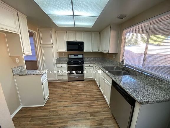 4th image of 44020 Kirkland Ave