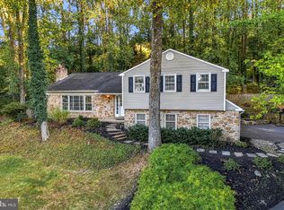 604 Hickory Ln, Berwyn, PA 19312
