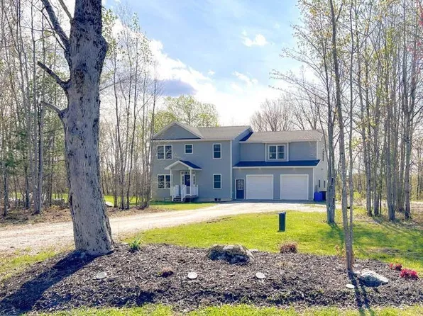 11 Sunrise Drive, Newport, ME 04953