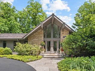 677 Driftwood Ln, Northbrook, IL 60062