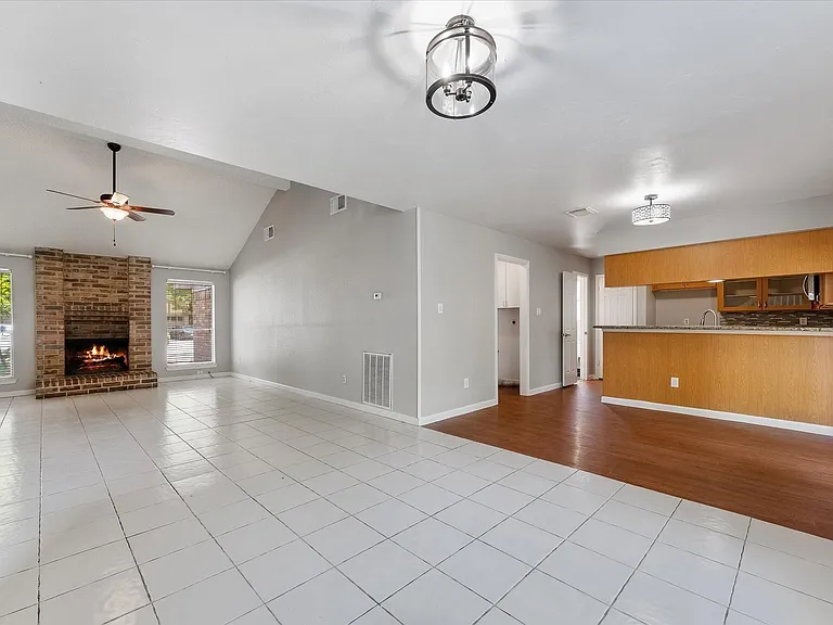 4311 Piney Creek Ln — Photo 7