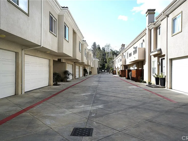 7124 Farralone Ave #110 — Photo 2