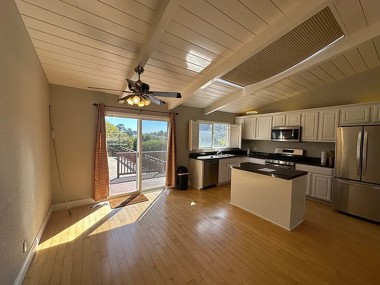 2350 Rosewood Dr — Photo 10