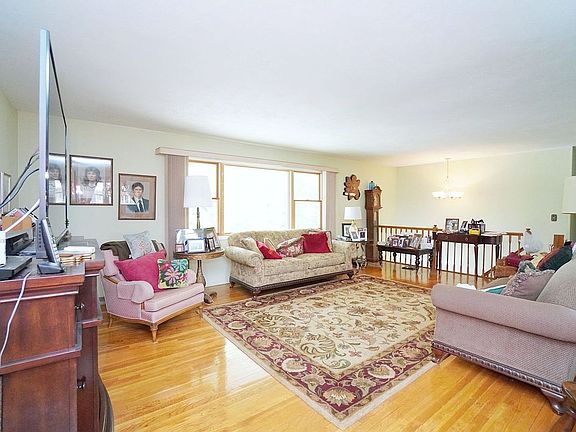 4th image of 77 Oswald Pl