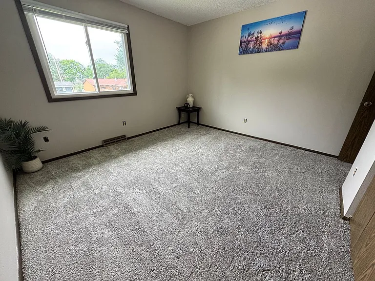 1815 Alden Ave — Photo 34