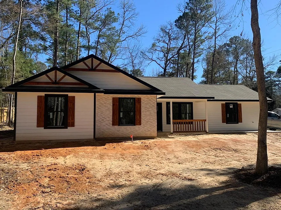 10796 Royal Magnolia