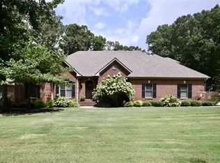 409 Ferncrest St SW, Hartselle, AL 35640