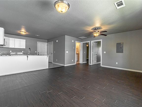 5th image of 109 2nd Ave SW