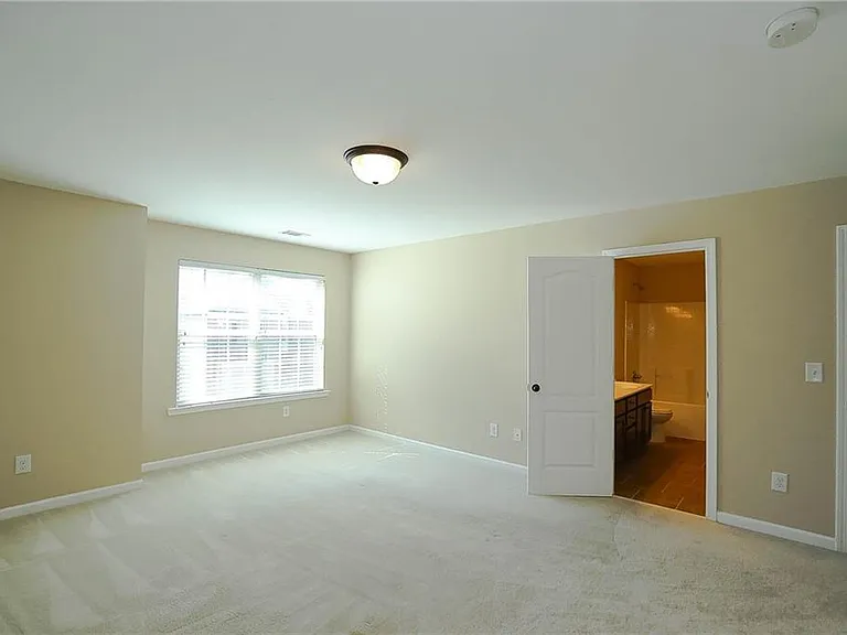 430 Park Place Ct — Photo 7