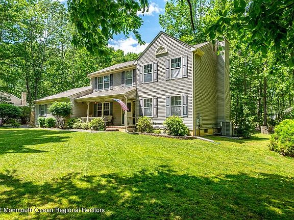 2nd image of 35 Hemlock Dr