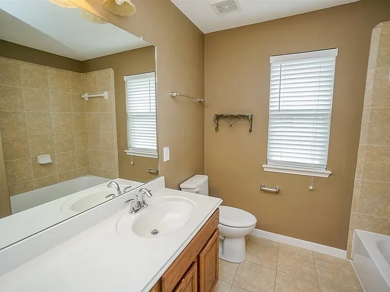 3211 London Ln — Photo 21