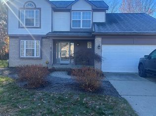 1864 Heron View Dr, West Bloomfield, MI 48324