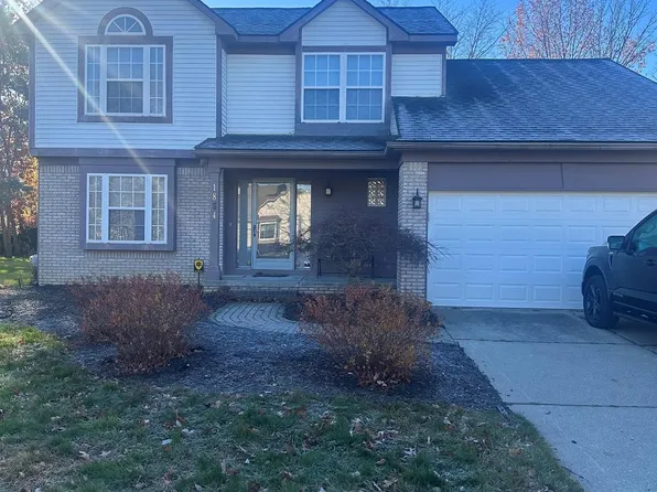 1864 Heron View Dr, West Bloomfield, MI 48324