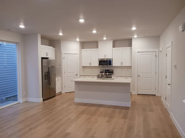 14872 NW Minda St, Portland, OR 97229