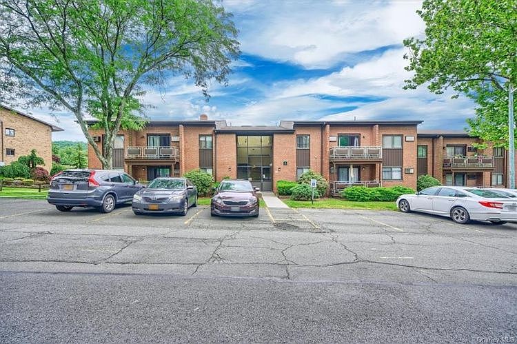 1st image of 8 Brevoort Dr APT 2D