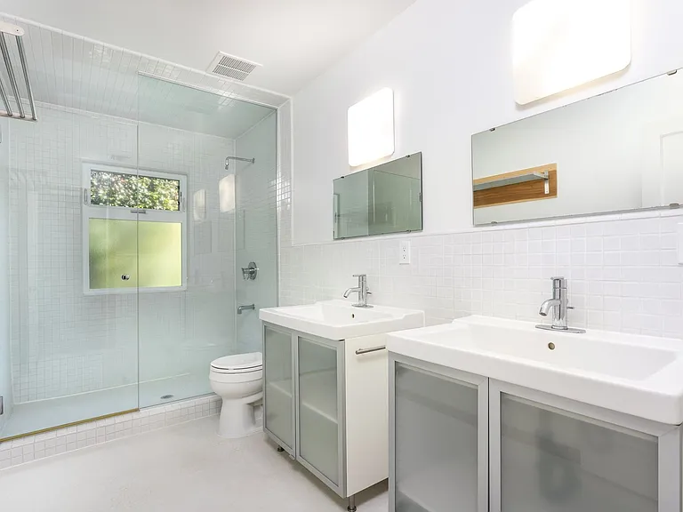 3517 Beethoven St — Photo 8