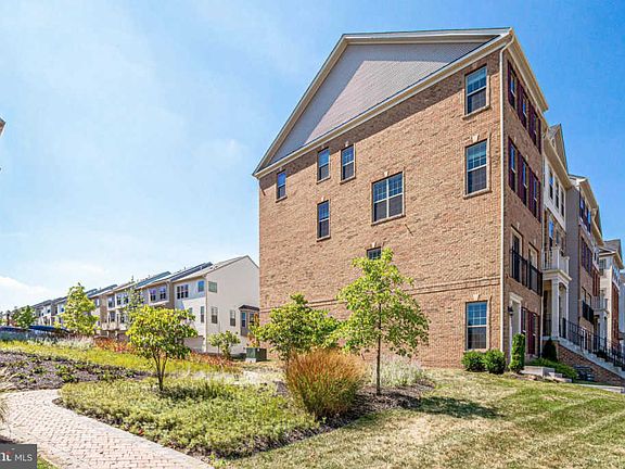 3rd image of 9431 Geaton Park Pl