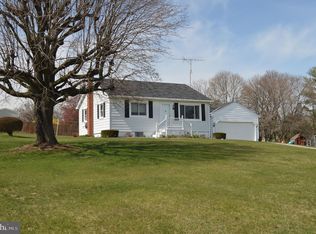 4011 Meadow Ln, Hampstead, MD 21074
