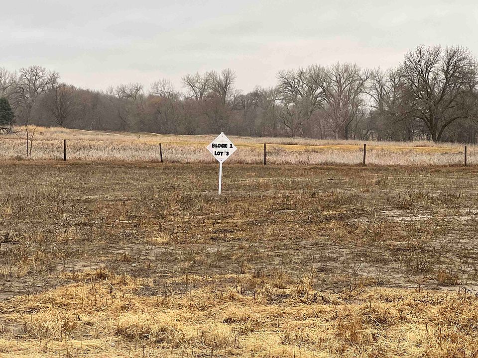 2nd image of 40940 Cross Creek Rd