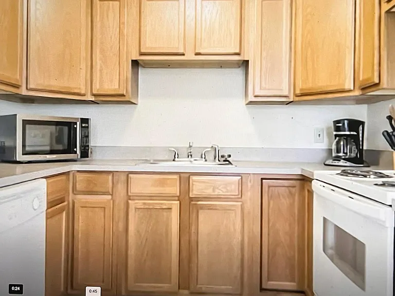 72 Oceanside Dr #2 — Photo 9
