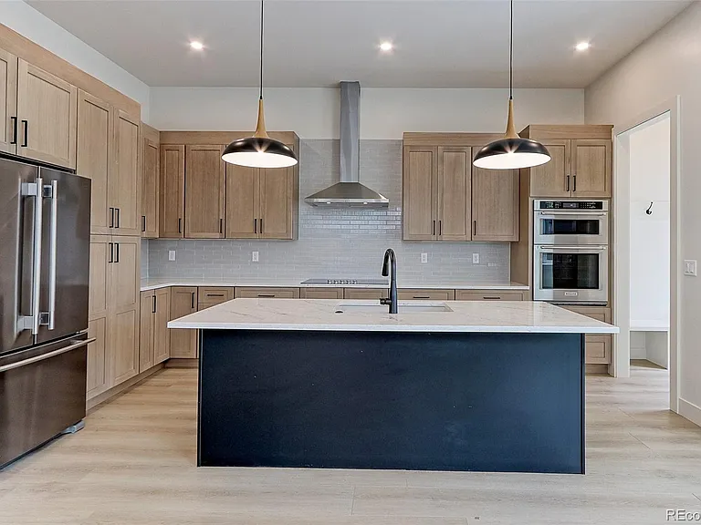 3510 N Wyandot St — Photo 11