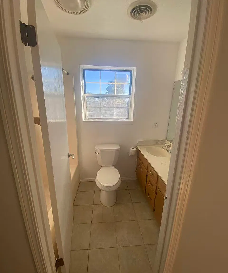 4 bed, 2.5 bath, 1764 sqft, $2,300 — Photo 4