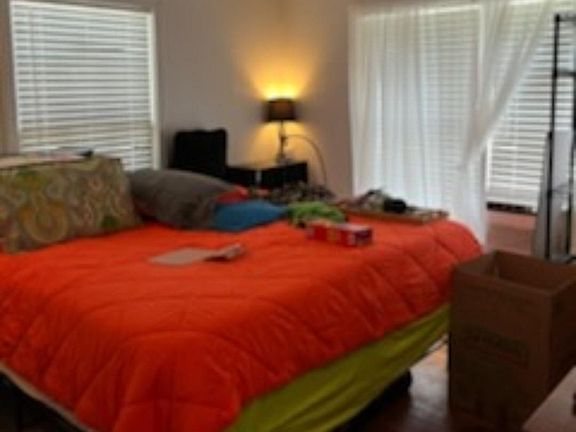5th image of 7108 Garza Ave
