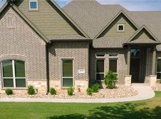 3711 Swan Lake Dr, Midlothian, TX 76065