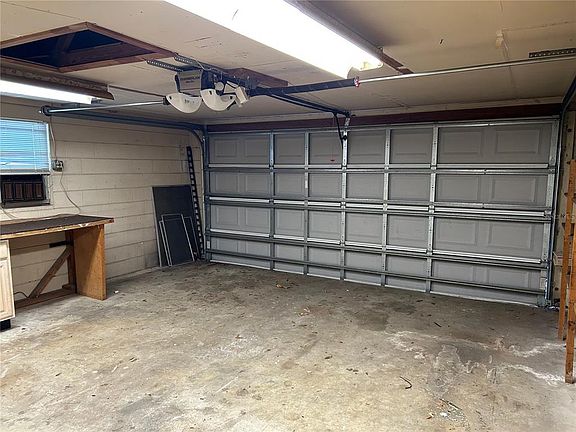 5th image of 1815 Lowry Ave