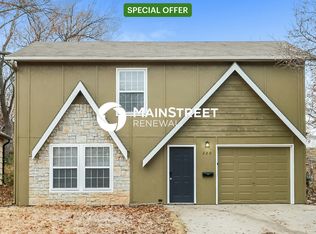 220 Emerson Ave, Bonner Springs, KS 66012