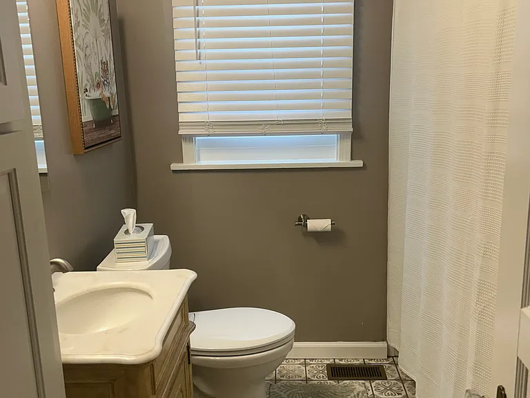 2523 Roanoke Ave — Photo 12
