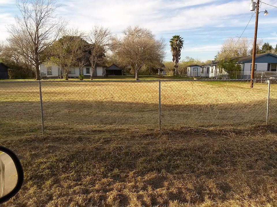 2nd image of 33272 Landrum Rd