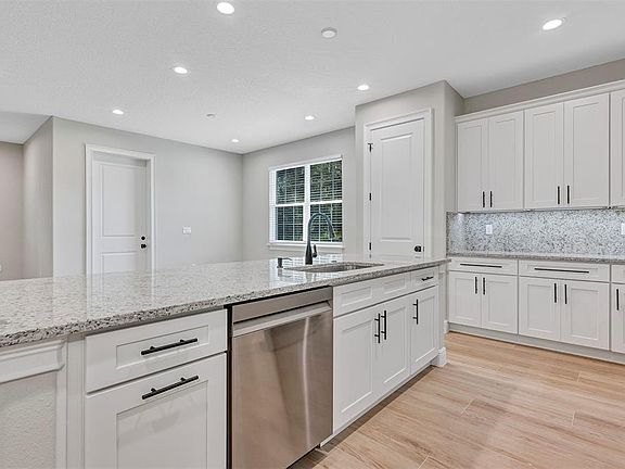 3rd image of 13875 SE 53RD TERRACE