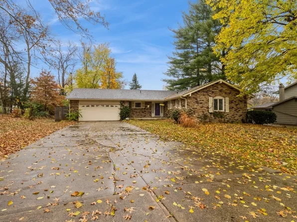 3409 Locust St, West Des Moines, IA 50265