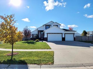 4732 Douglas Dr S, Fargo, ND 58104