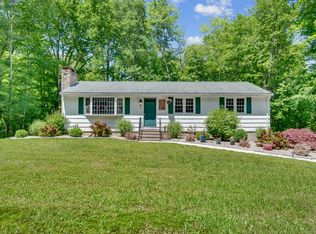 145 W Woods Rd, Hamden, CT 06518