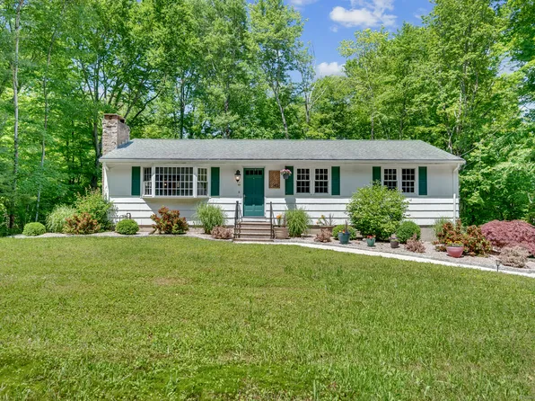 145 W Woods Road, Hamden, CT 06518