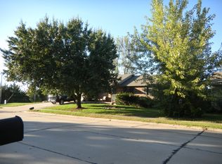 911 Remington Dr, Columbia, MO 65202