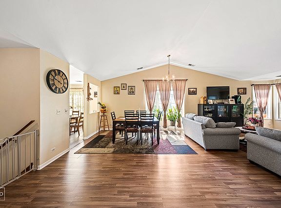 3rd image of 2975 Heatherwood Ct