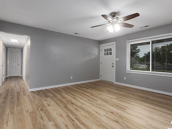 4th image of 1842 W 27th Ter