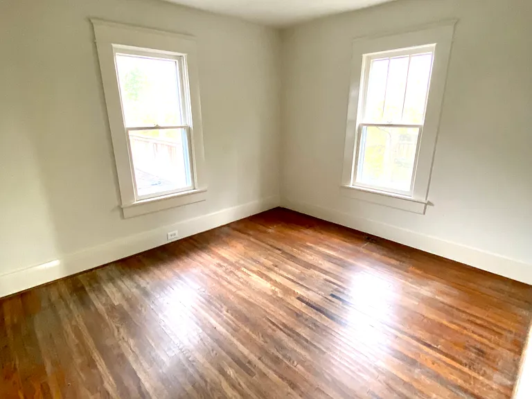 1212 Dallas Ave — Photo 2