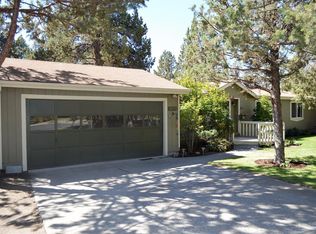 1075 SE Black Ridge Pl, Bend, OR 97702