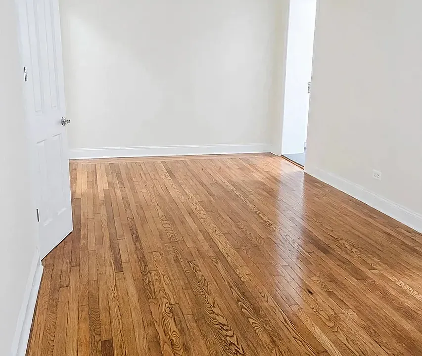 253 W 16th St