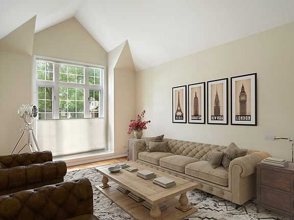 2nd image of 2021 N Evergreen Ave #12