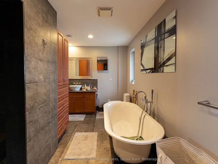 75 Maple Ave S #3 — Photo 9