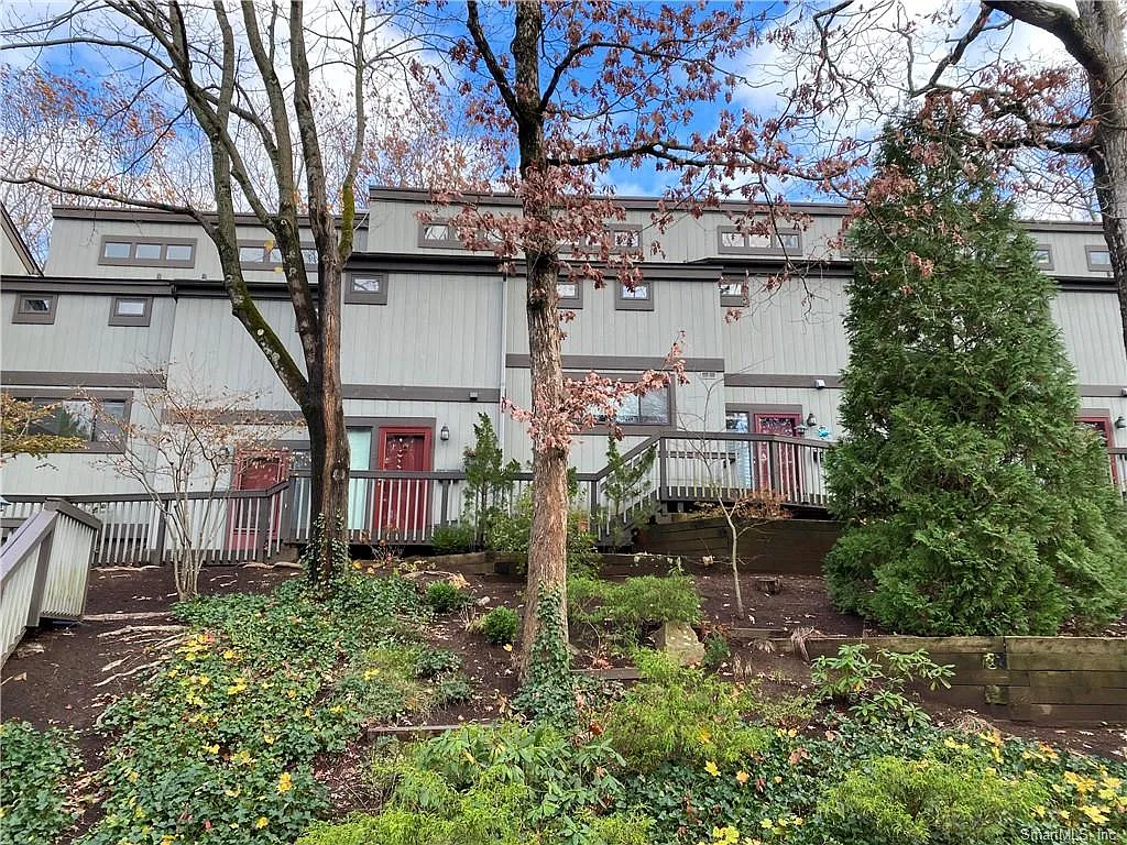 2 bed, 2.5 bath, 1192 sqft, $3,200 — Photo 2